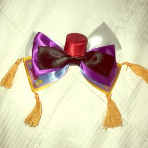 2/$10 🎀 Disney Aladdin inspired hair bow!